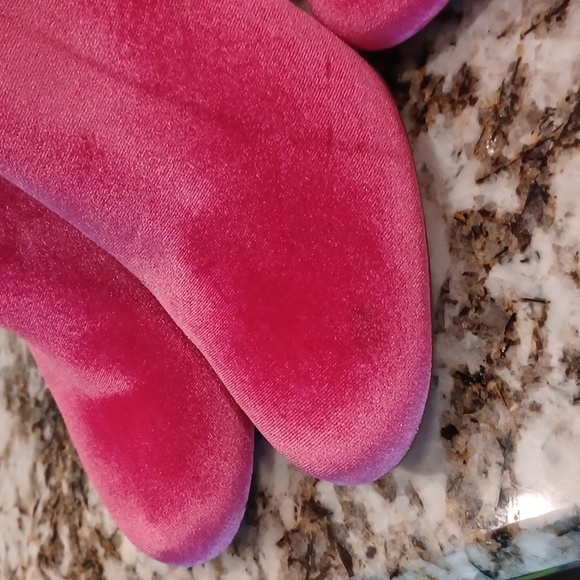 Gianni Bini, the JaydennnTwo Velvet Block Heel Booties, Barbie Pink NEW - Picture 14 of 16